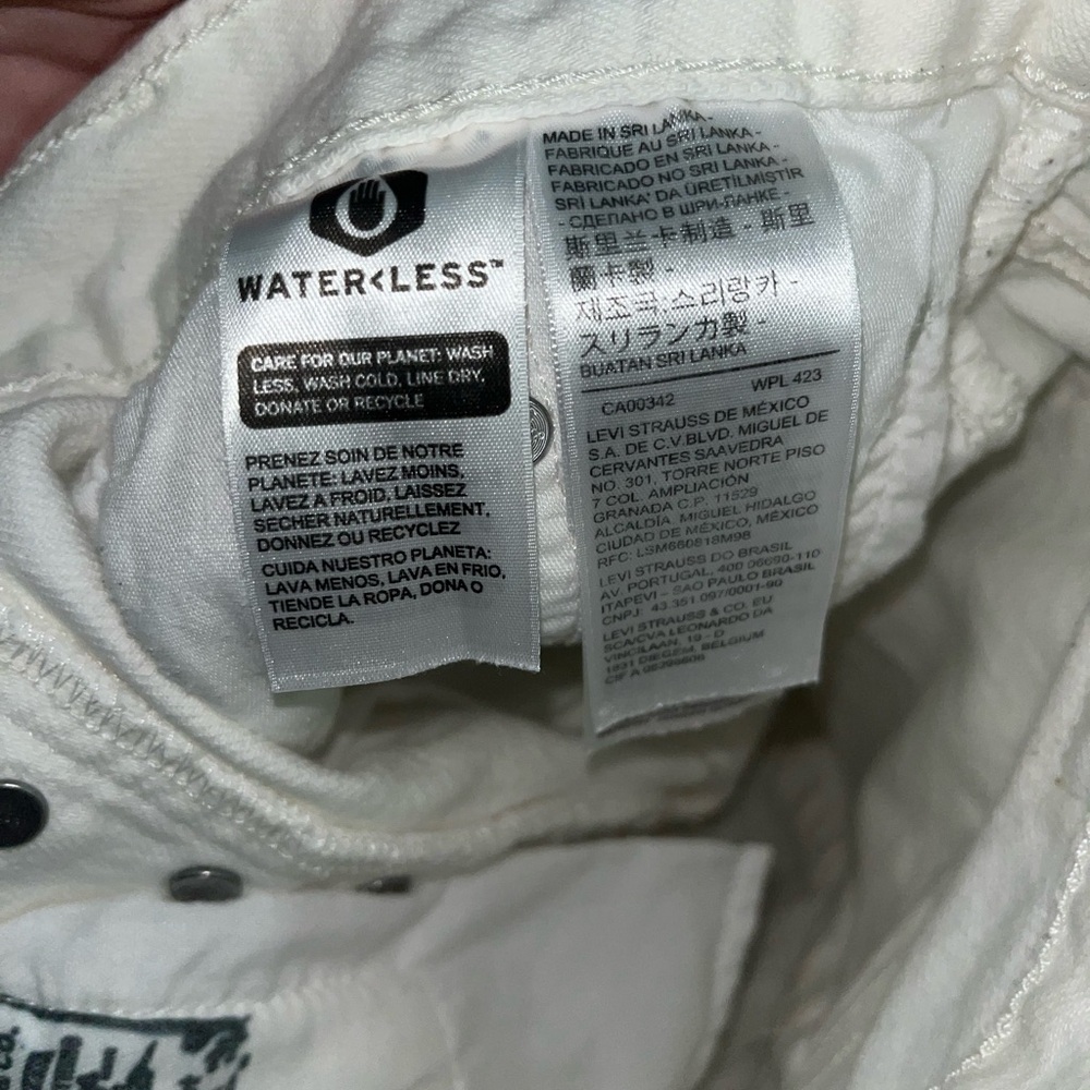 Levi's 501 Jean Shorts - Picture 4 of 5
